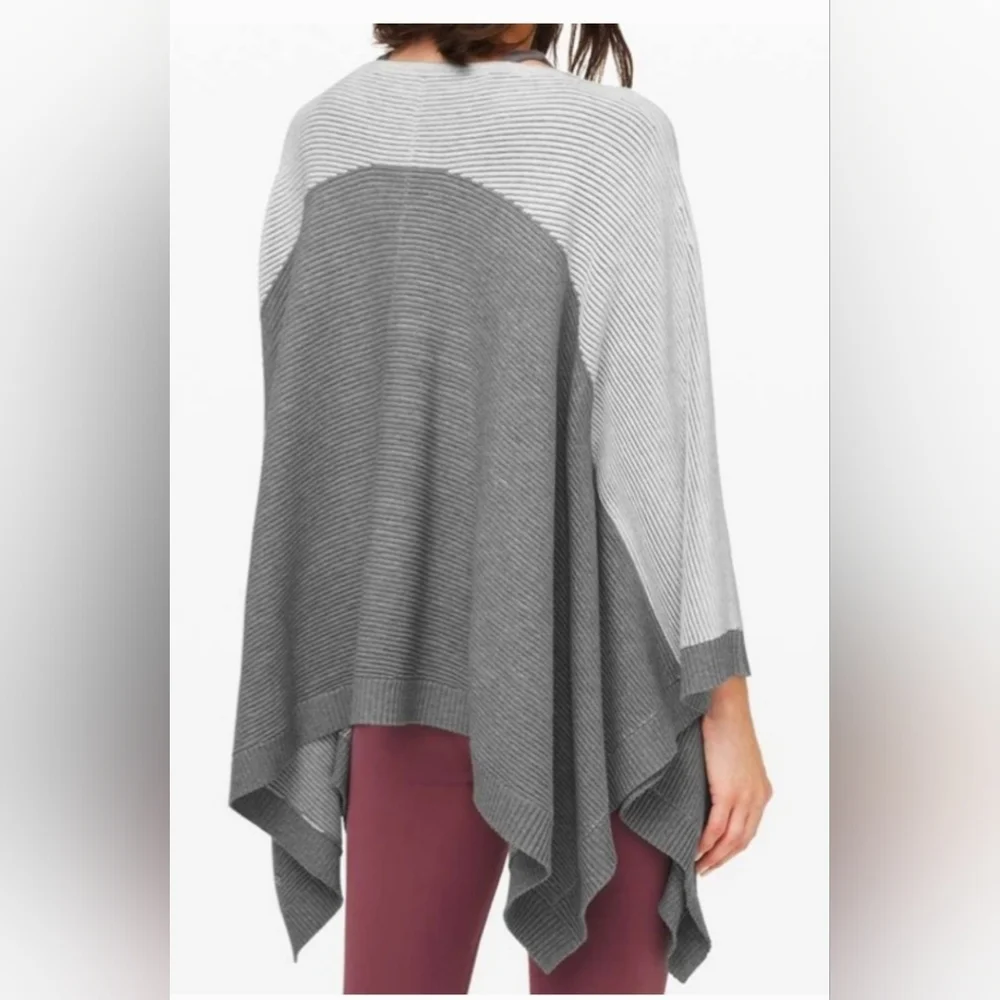 Lululemon Athletica Gray & White Ribbed It All Lines Up Poncho Women’s‎ One Size